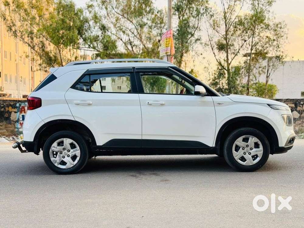 Hyundai Venue S, 2020, Petrol