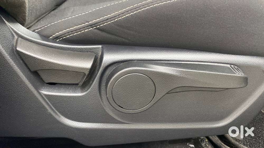 Mahindra Xuv 3xo Ax5l 1.2 Petrol At, 2024, Petrol