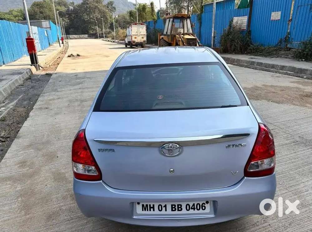 Toyota Etios 2011 Petrol 90000 Km Driven