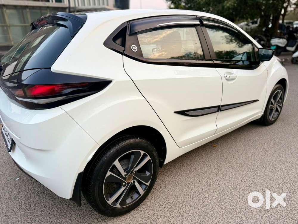 Tata Altroz Xz Plus (s), 2023, Petrol