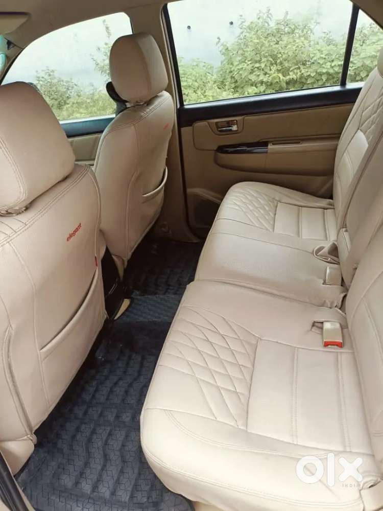 Toyota Fortuner Legender Diesel 10