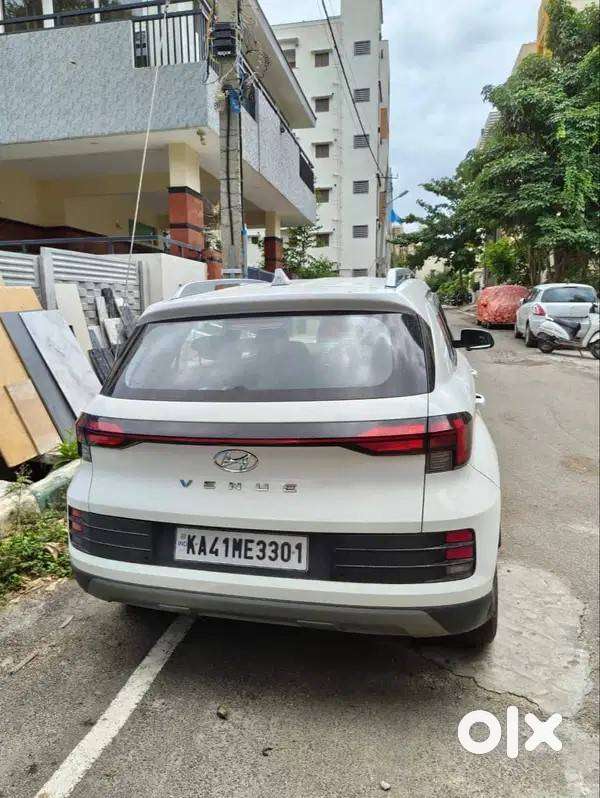 Hyundai Venue 2023 Cng/petrol.  The Mint You Were Looking For