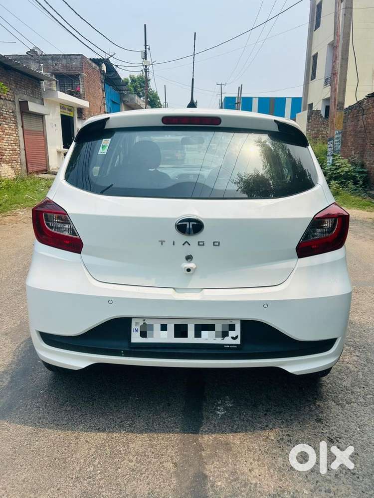 Tata Tiago 1.2 Revotron Xt (o), 2025, Petrol