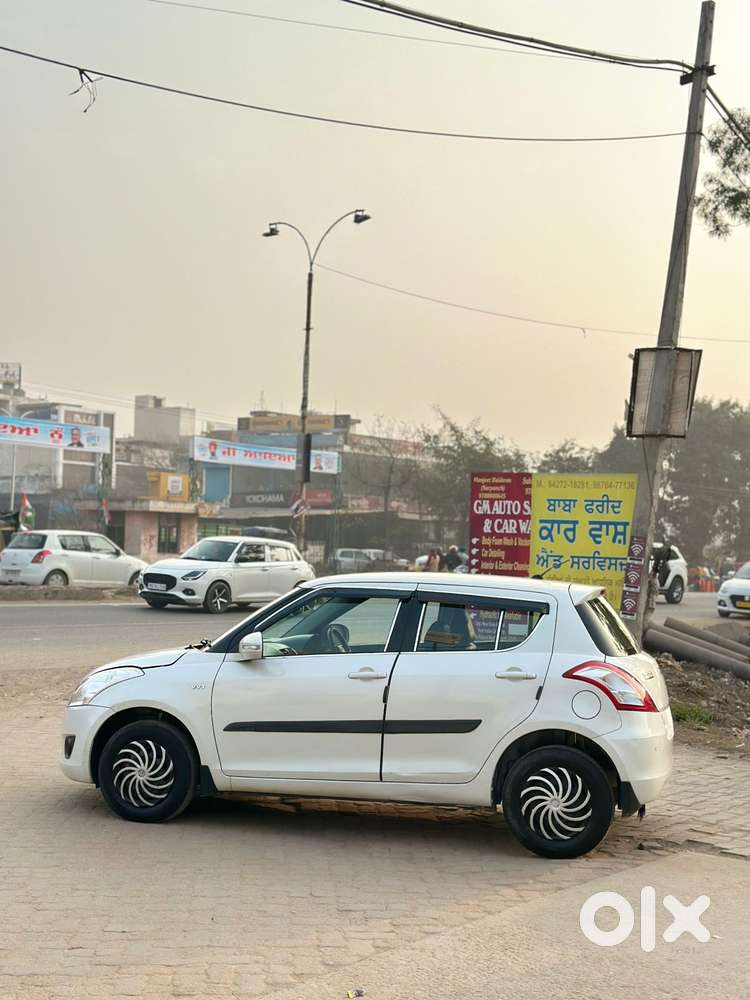 Maruti Suzuki Swift Vxi + Manual, 2015, Petrol