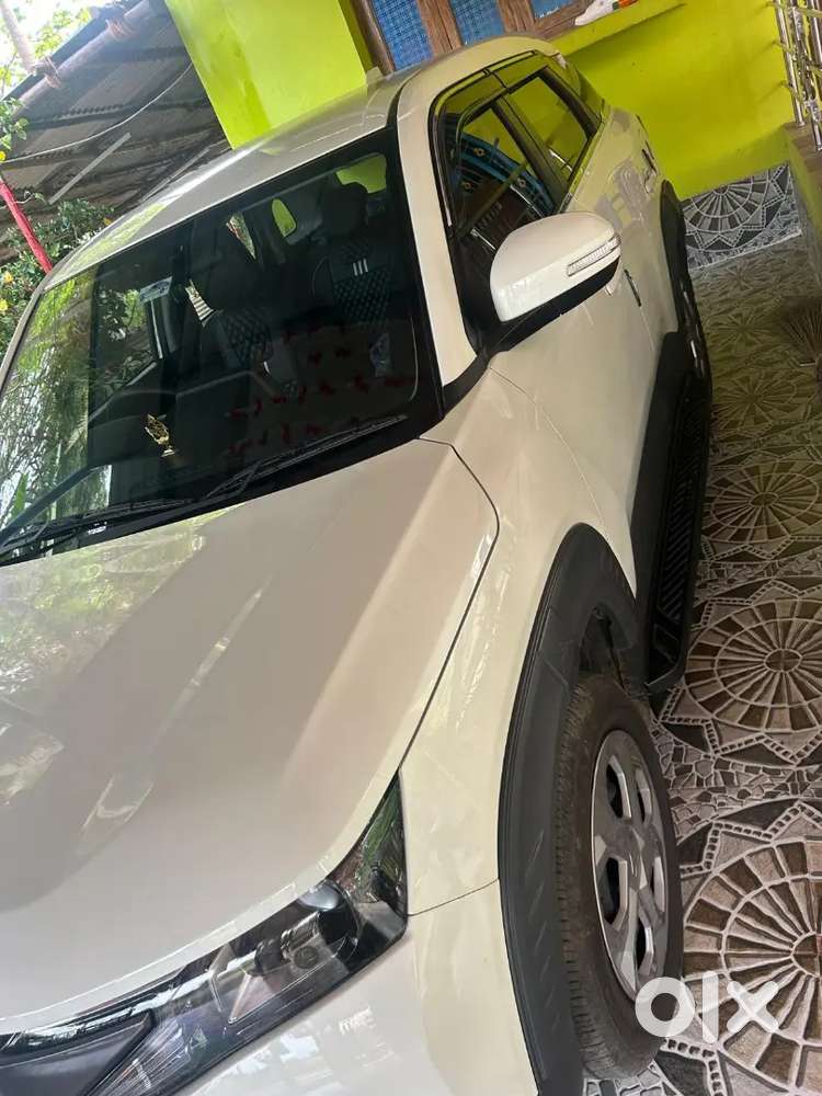 Maruti Suzuki Brezza 1.5 Lxi 2025