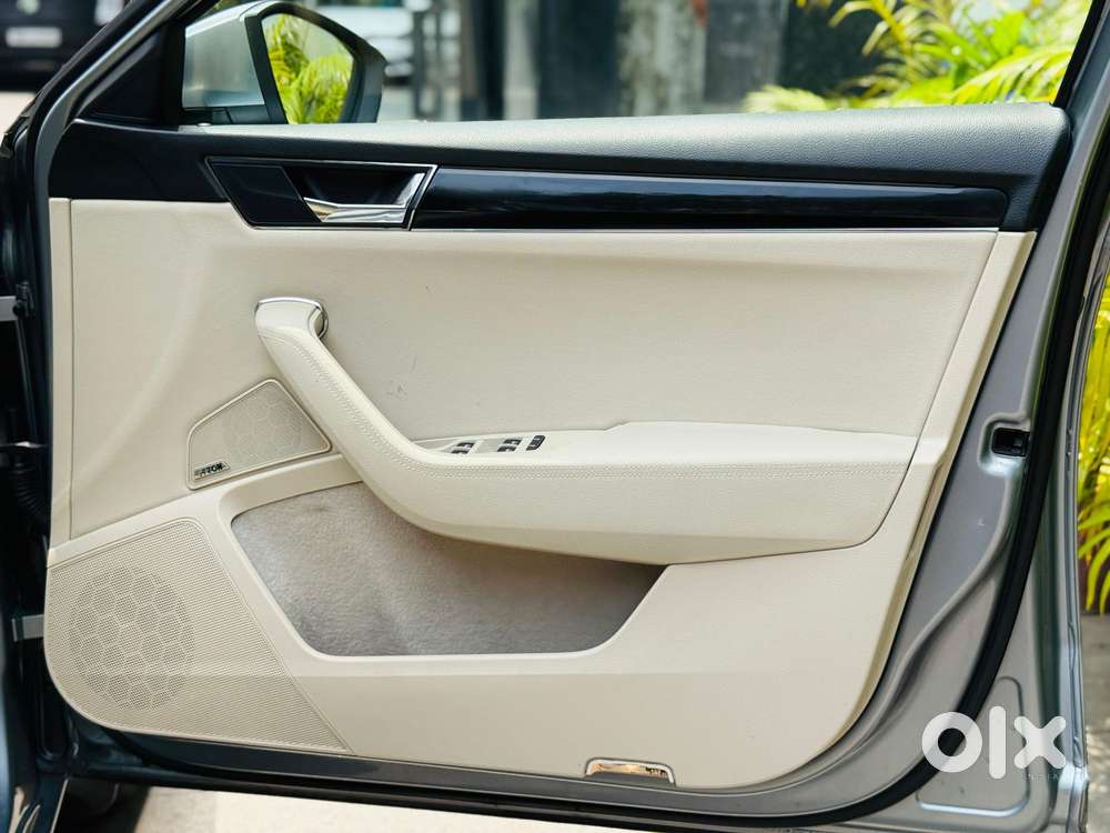 Skoda Superb 2.0 Tsi At L&k, 2021, Petrol