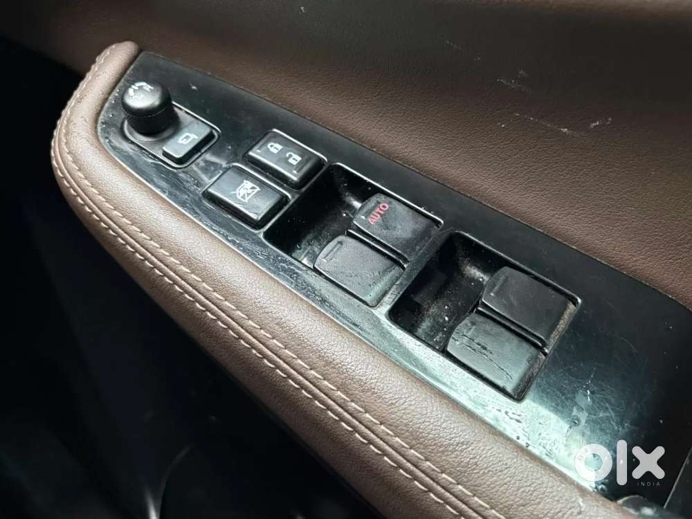 Maruti Suzuki Vitara Brezza 1.5 Zxi At, 2022, Petrol