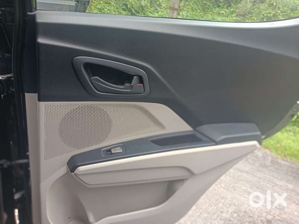 Mahindra Xuv300 W6, 2024, Petrol