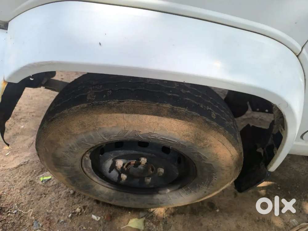 Mahindra Bolero Pik-up October 2024 1.7hd