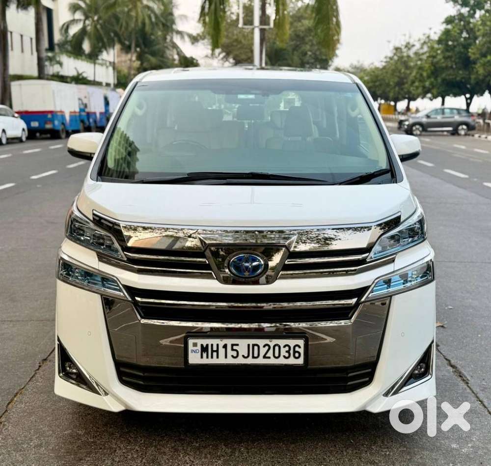 Toyota Vellfire 2.5 Executive Lounge, 2022, Cng & Hybrids