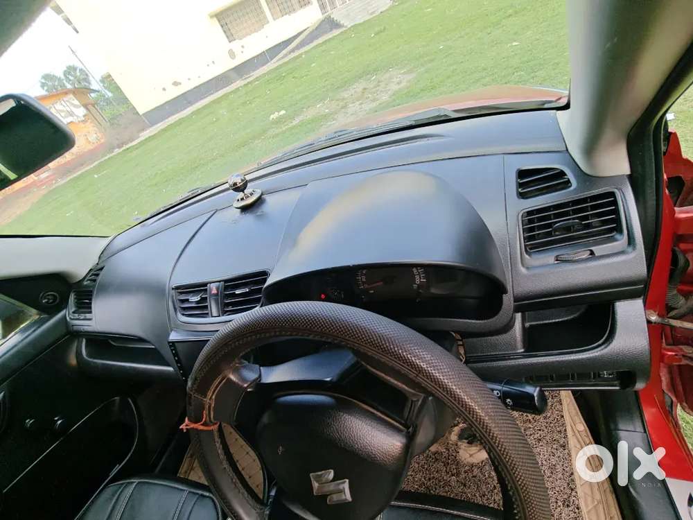 Maruti Suzuki Swift Lxi 2012