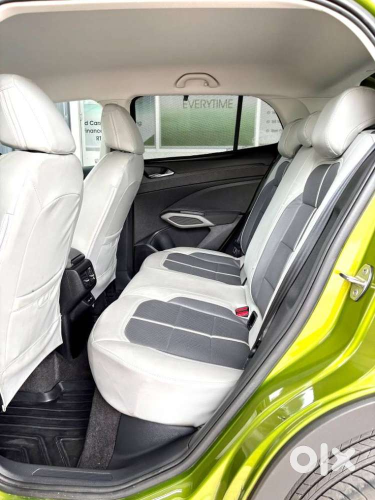 Skoda Kylaq Signature At, 2025, Petrol