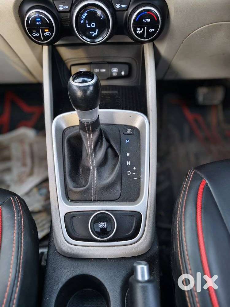 Hyundai Venue 1.0 Sx (o) Turbo Dct, 2024, Petrol