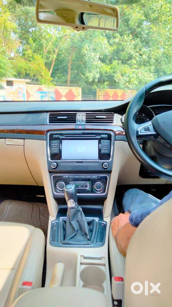 Skoda Superb 2013-2015 Elegance 1.8 Tsi Mt, 2015, Petrol