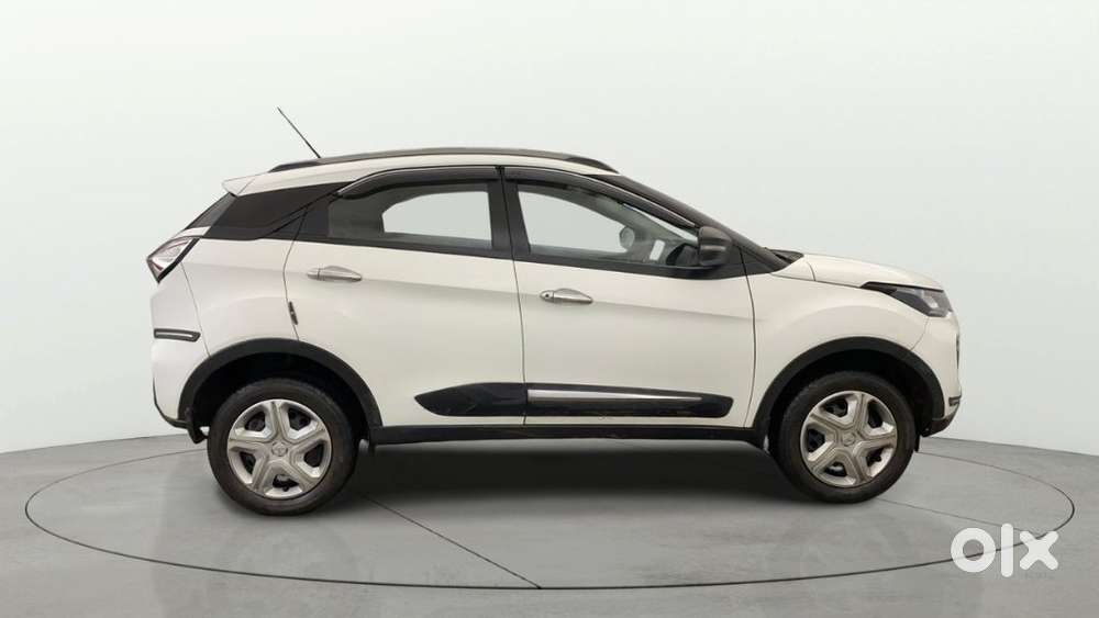 Tata Nexon 1.2 Revotron Xm Plus (s), 2023, Petrol