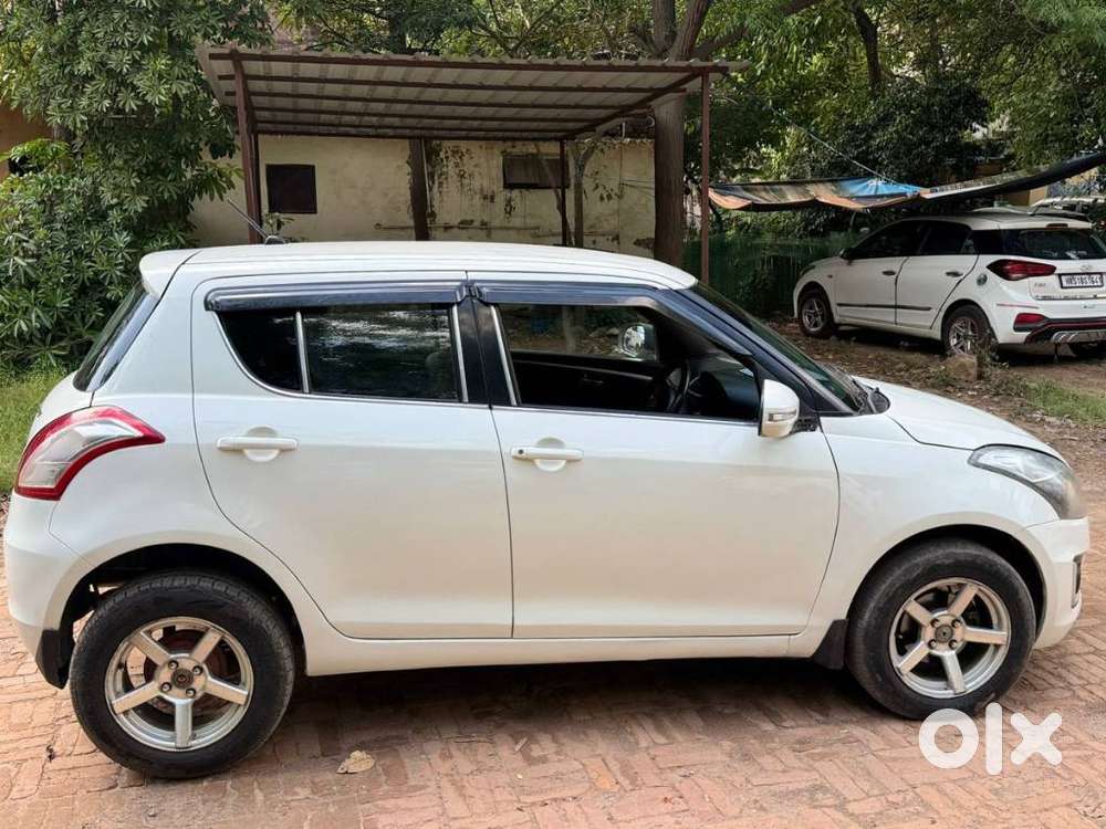 Maruti Suzuki Swift Vxi 1.2 Abs Bs-iv, 2016, Cng & Hybrids