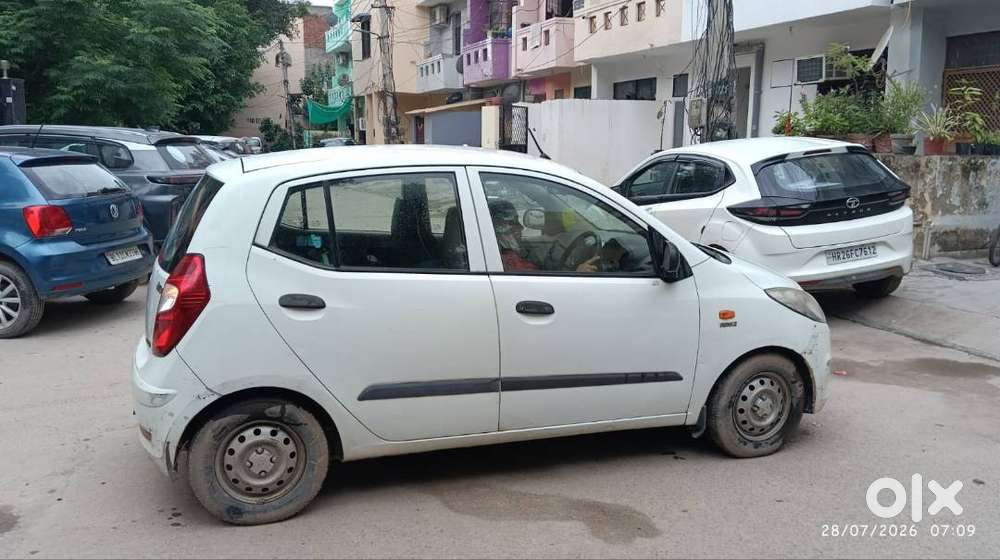 I10, 2011 Model, Petrol, White