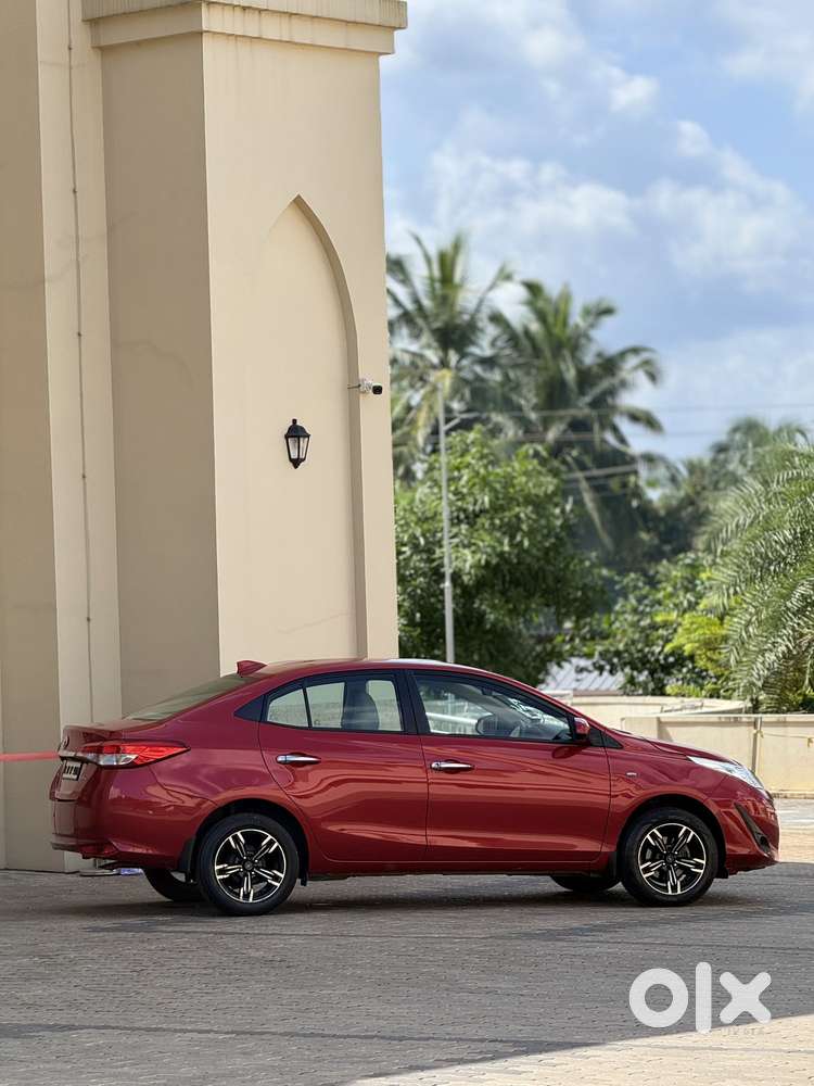 Toyota Yaris J Cvt, 2018, Petrol