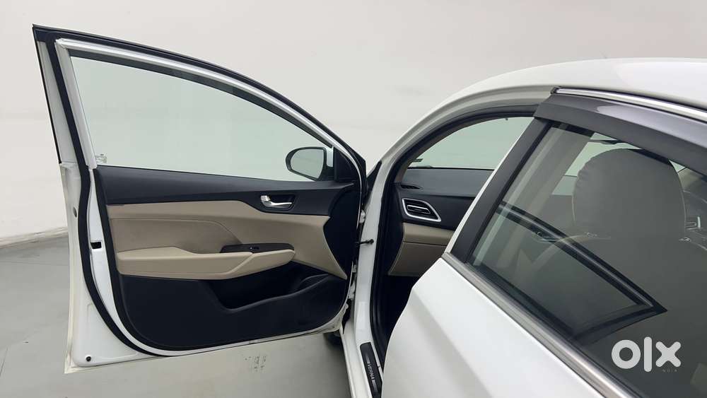 Hyundai Verna 1.5 Sx Ivt, 2021, Petrol
