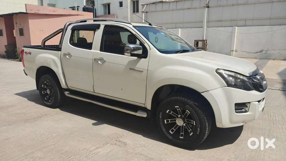 Isuzu D-max V-cross 2018 Diesel Good Condition