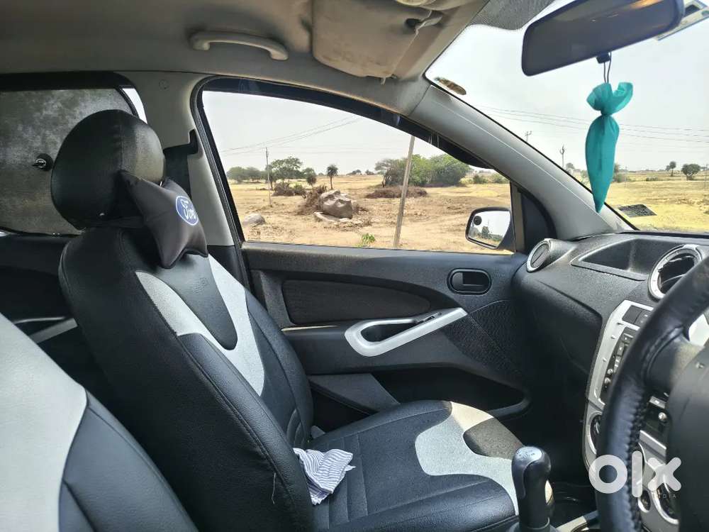 Ford Figo Petrol Zxi 2010 Car