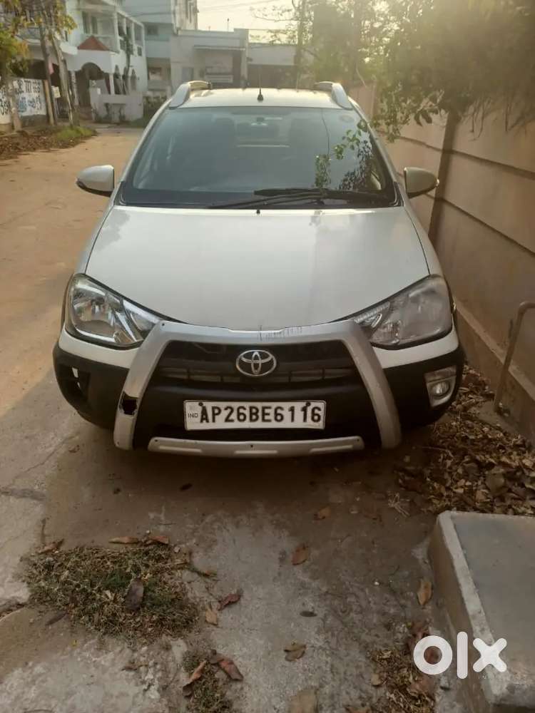 Toyota Etios Cross 2015