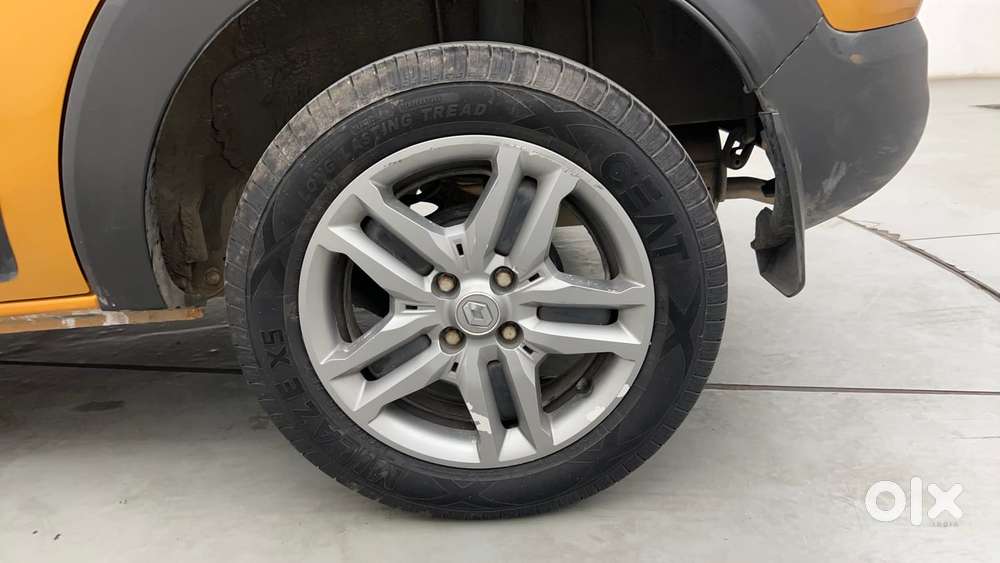 Renault Triber 1.0 Rxz Dual Tone, 2022, Petrol