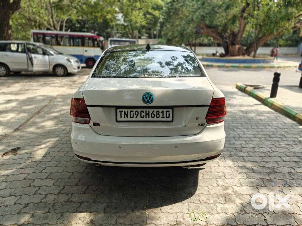 Volkswagen Vento 1.2 Tsi Highline Plus At, 2017, Petrol