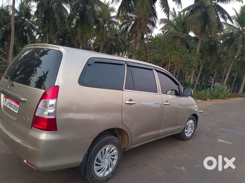 Toyota Innova 2004-2011 2.5 E Diesel Ps 8-seater, 2010, Diesel