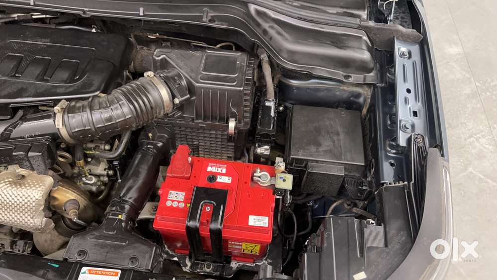 Mahindra Xuv300 1.2 W8 (o) Amt Petrol, 2023, Petrol