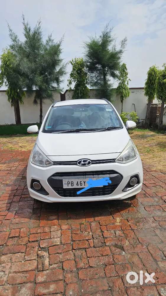Hyundai Grand I10 2015 Petrol 142000 Km Driven