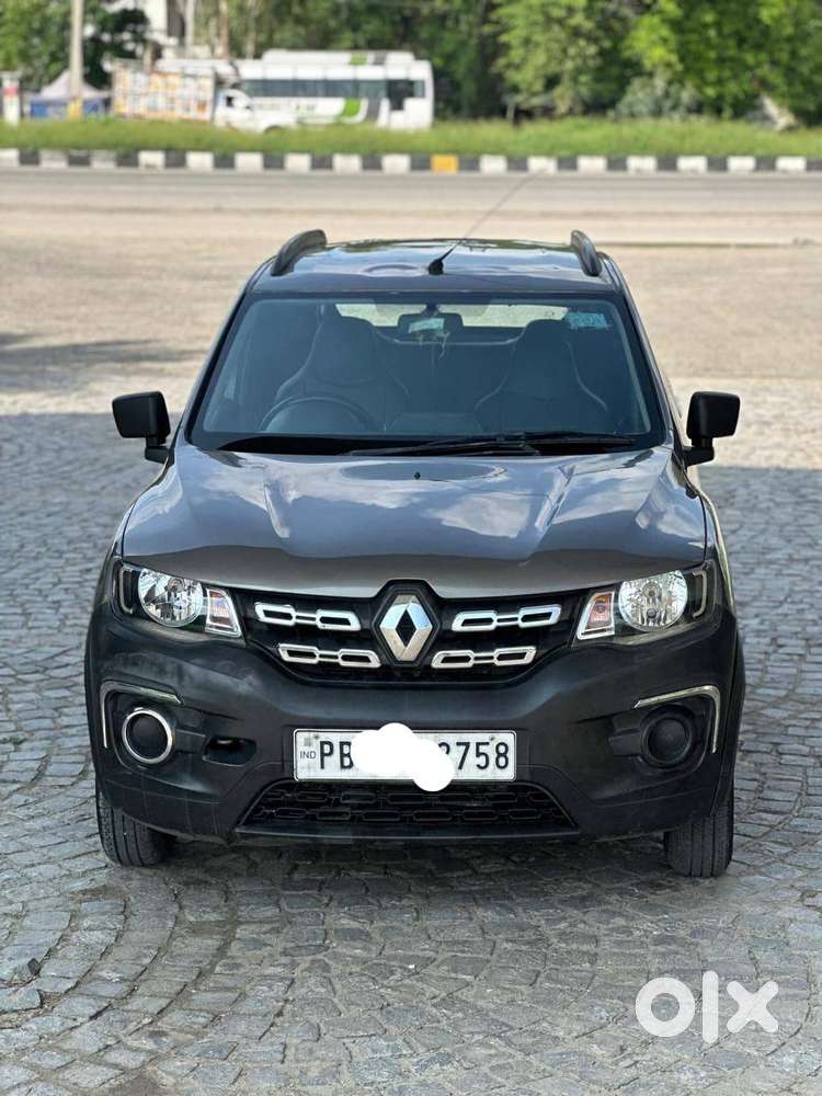 Kwid Family Car 30 Takk Pass