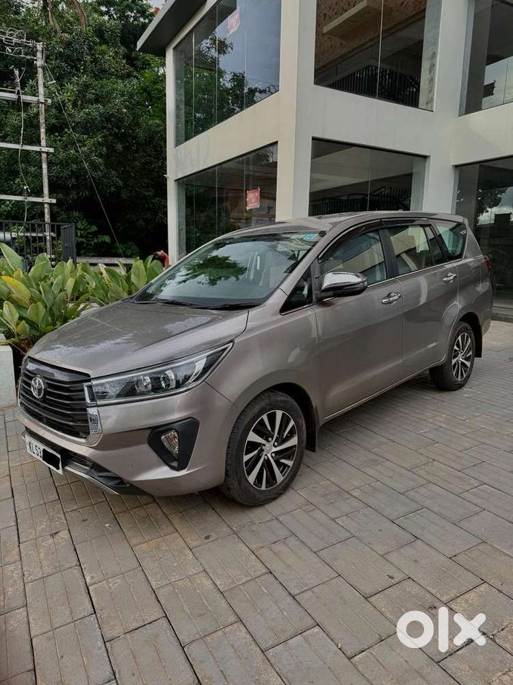 Toyota Innova Crysta 2.4zx At