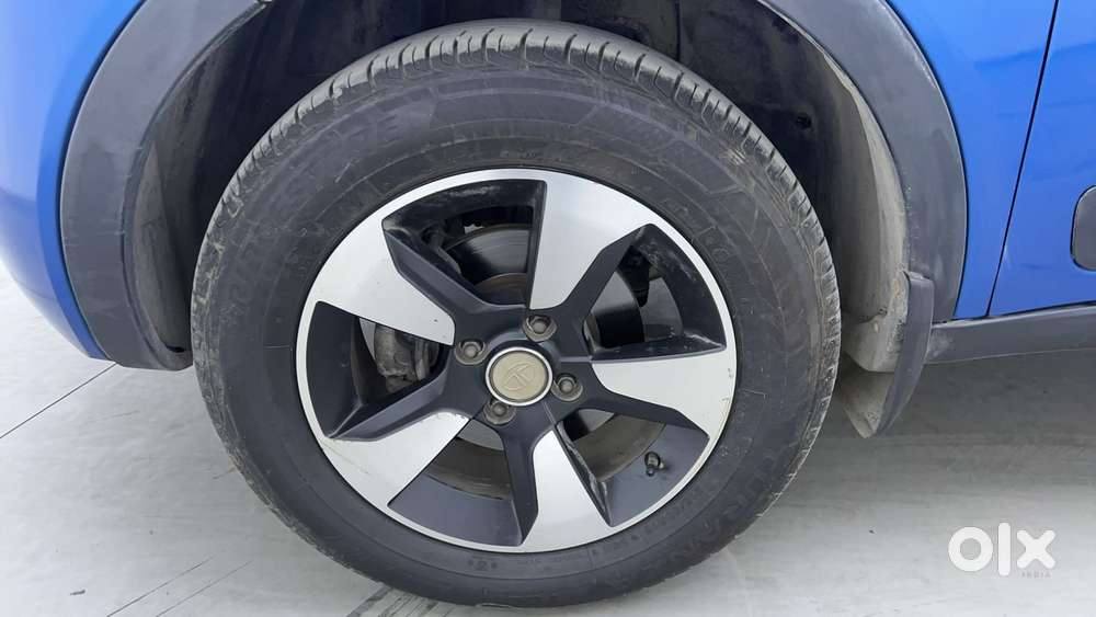 Tata Nexon 1.2 Revotron Xz Plus Dual Tone, 2018, Petrol