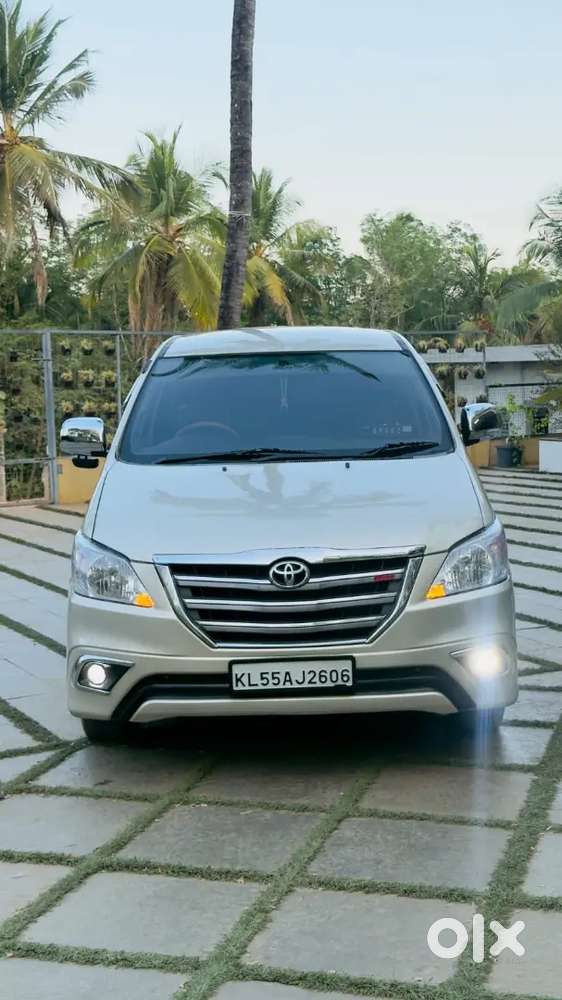 Toyota Innova 2012 Diesel 250000 Km Driven