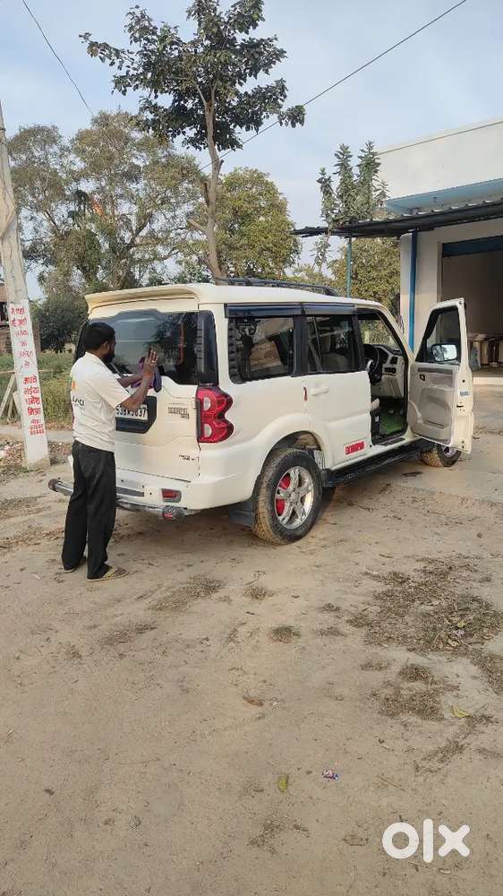 Mahindra Scorpio S 10 2.5 Diesel 2015