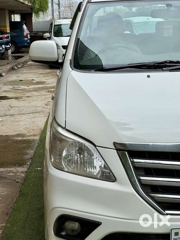Toyota Innova 2.5 Gx (diesel) 8 Seater Bs Iv, 2016, Diesel