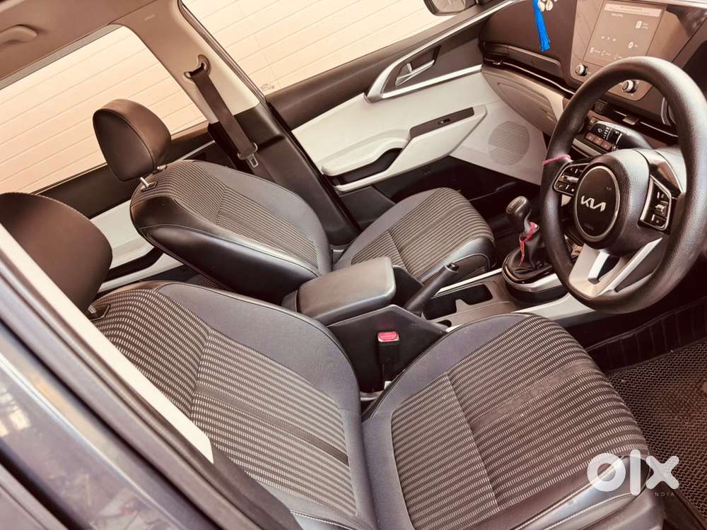 Kia Carens Petrol 2023