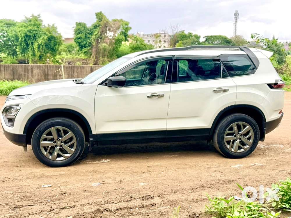 Showroom Condition Scratchless Mint Condition Tata Safari Diesel 2022