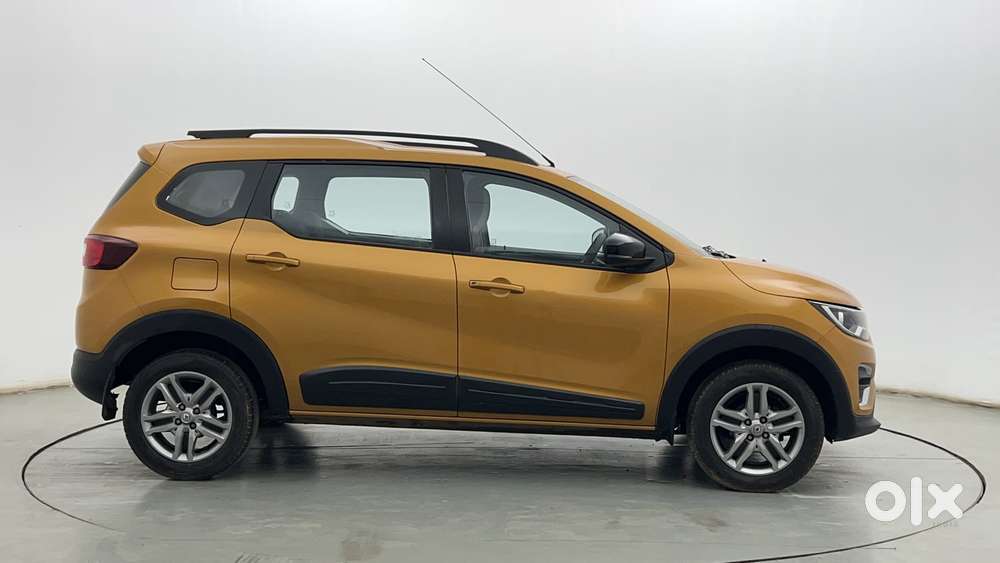 Renault Triber Rxz, 2022, Petrol