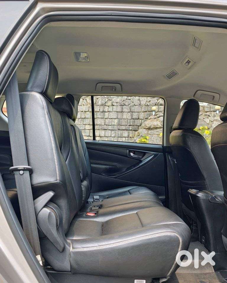 Toyota Innova Crysta 2.4 G Mt, 2023, Diesel