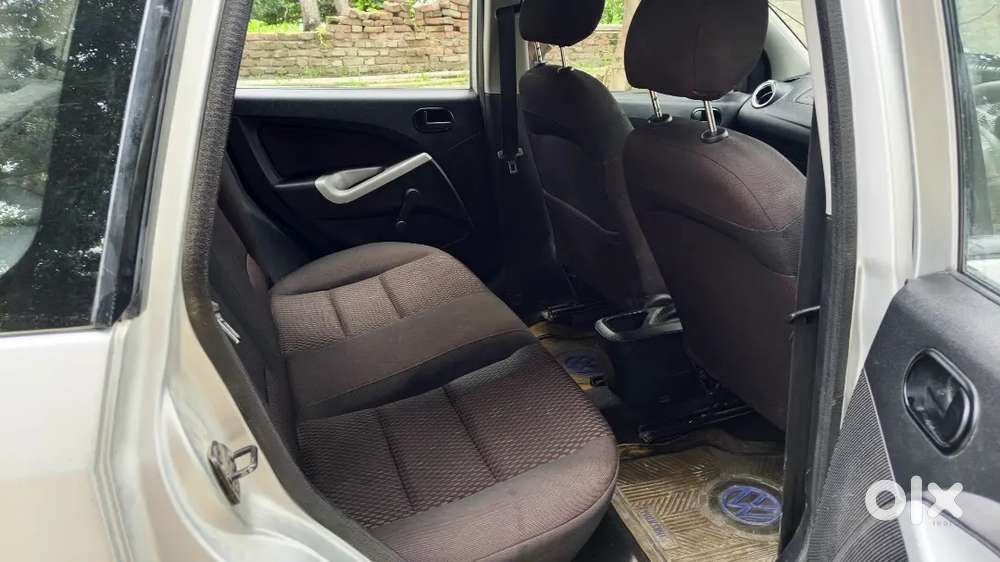 Ford Figo Petrol Titanium 2012