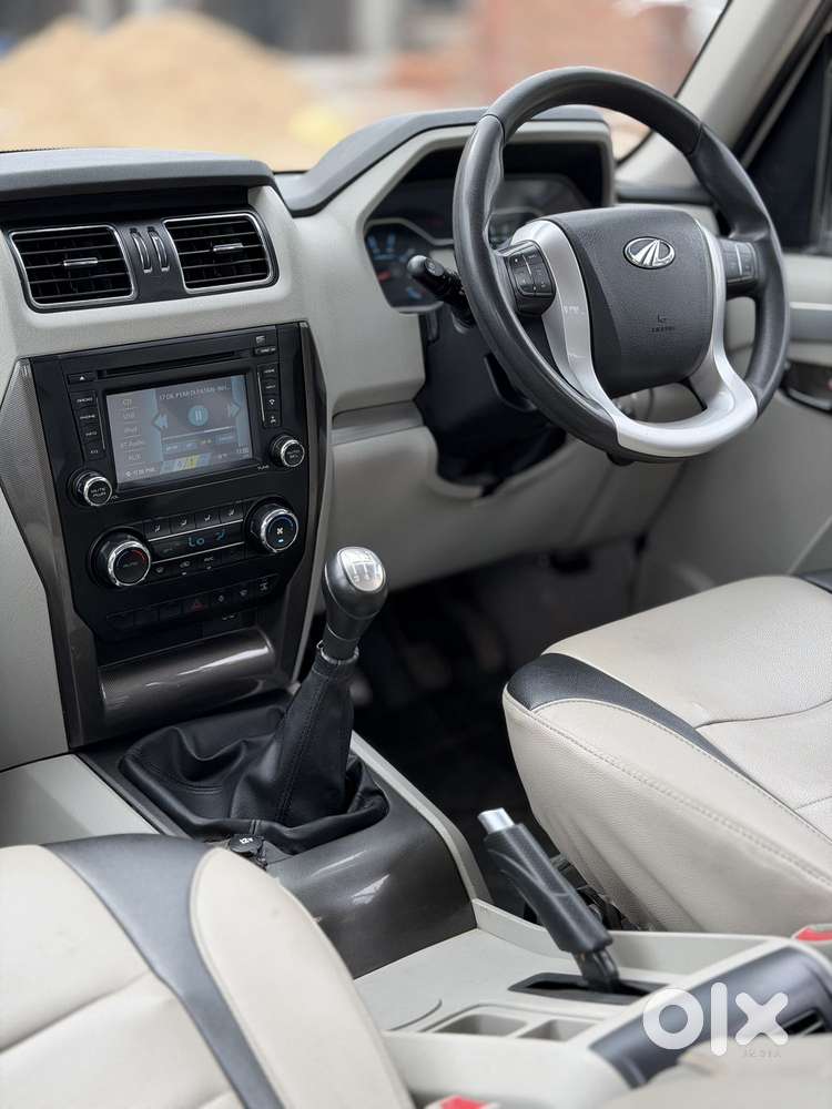 Mahindra Scorpio S10 8 Seater, 2017, Diesel