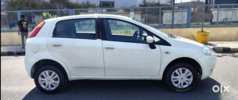 Fiat Grande Punto 2016 Diesel 60000 Km Driven