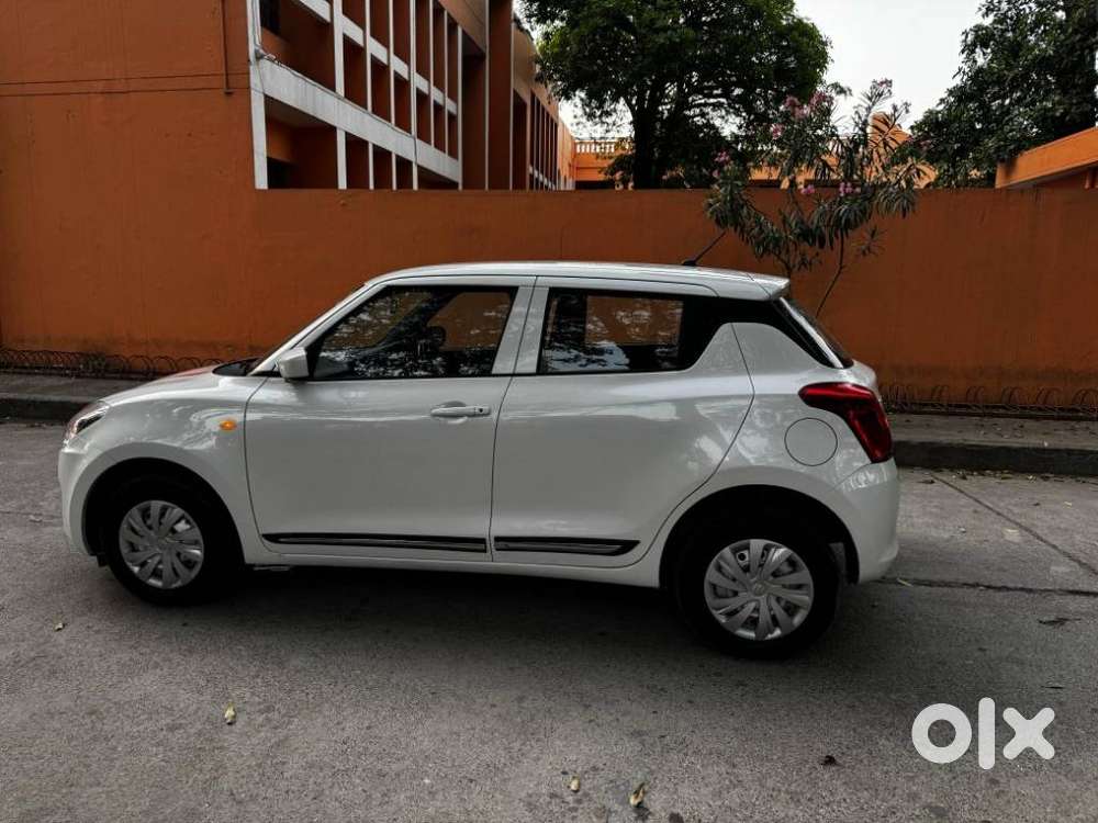 Maruti Suzuki Swift 1.2 Lxi (o), 2022, Petrol