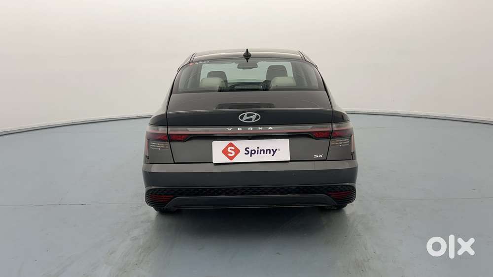 Hyundai Verna 1.5 Sx (o) Petrol Mt, 2023, Petrol