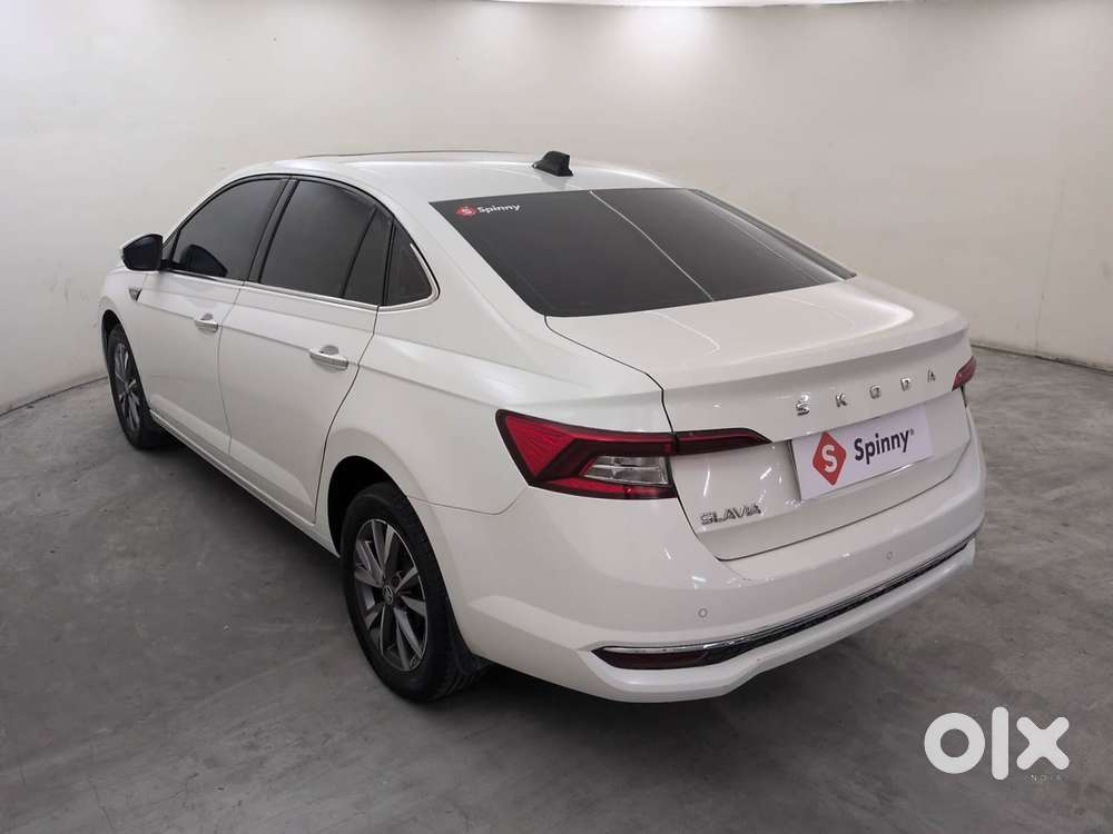 Skoda Slavia Style 1.0l Tsi At, 2022, Petrol