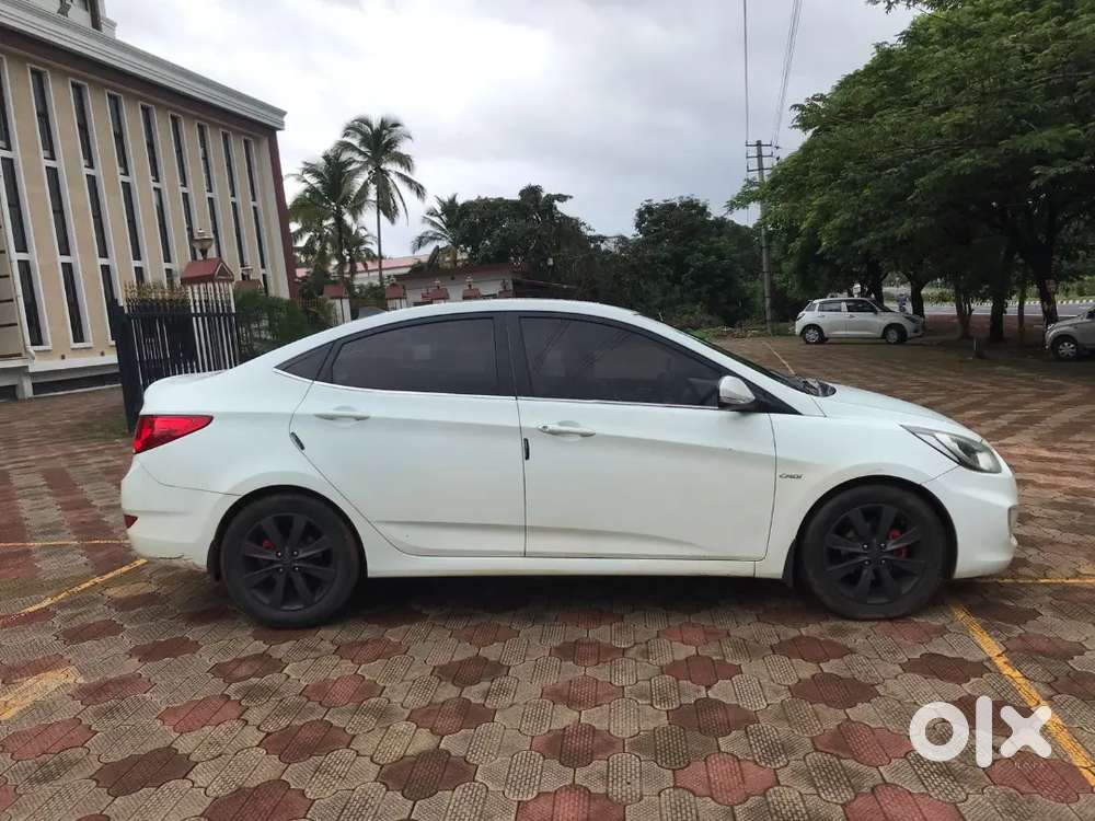Hyundai Verna 2013 Diesel 120500 Km Driven Milage Is 20 Above