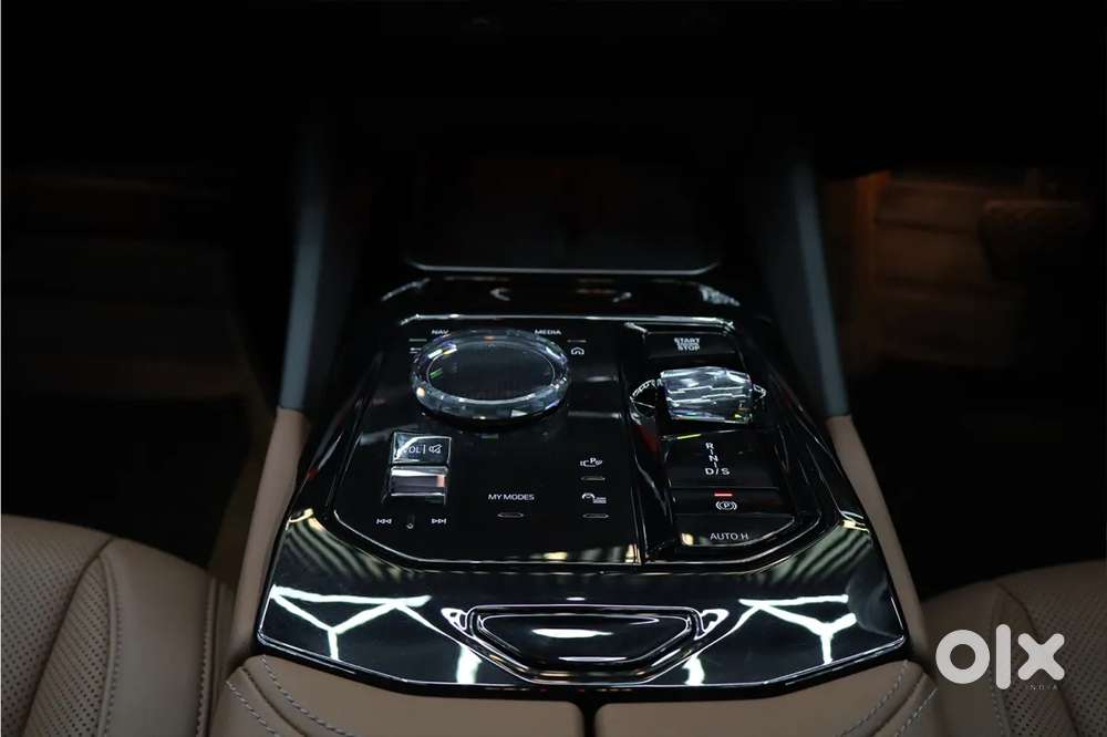 Bmw 5 Series, 2025, Petrol