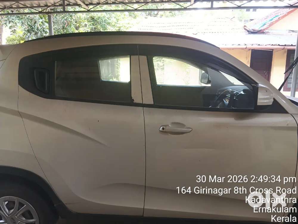 Mahindra Kuv 100